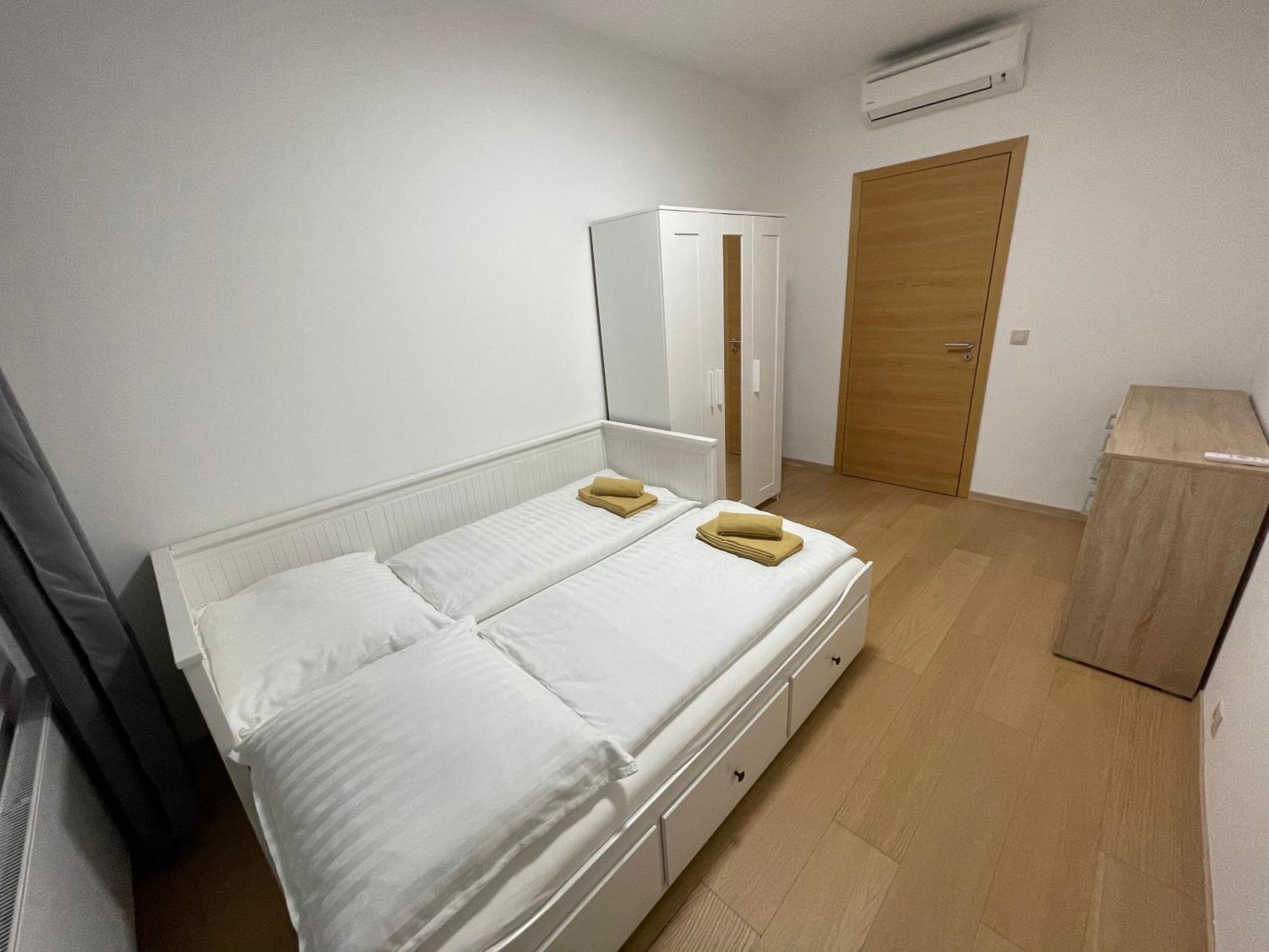 Sag Panorama City Apartment 3 Rooms Free Parking Free Wifi Μπρατισλάβα Εξωτερικό φωτογραφία
